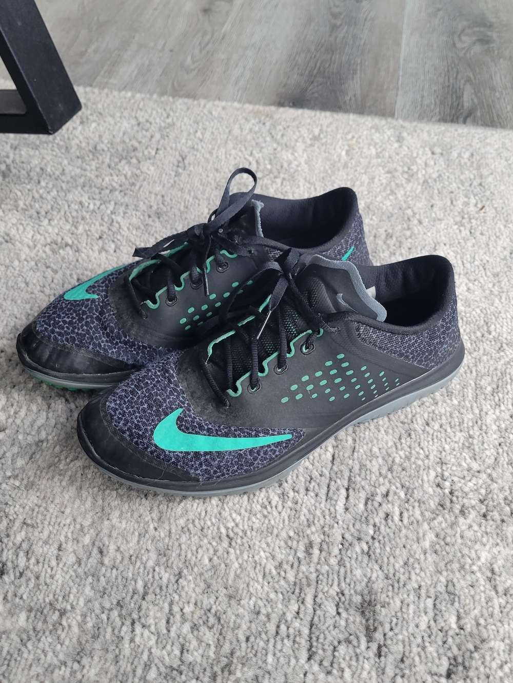 Nike Women's Black and Teal Athletic Shoes